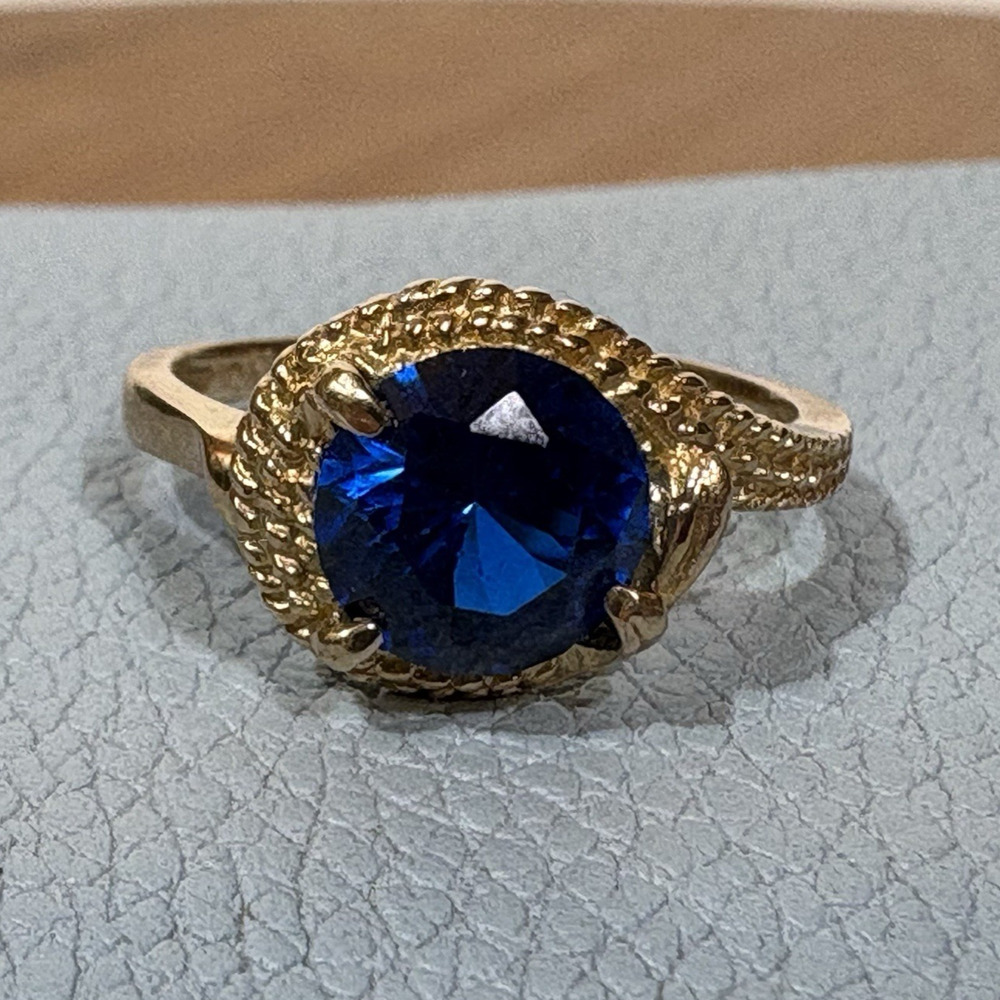 Vintage Ring 10K Solid Yellow Gold with Blue Round 8MM Blue Stone Size 7 - 2.7 g